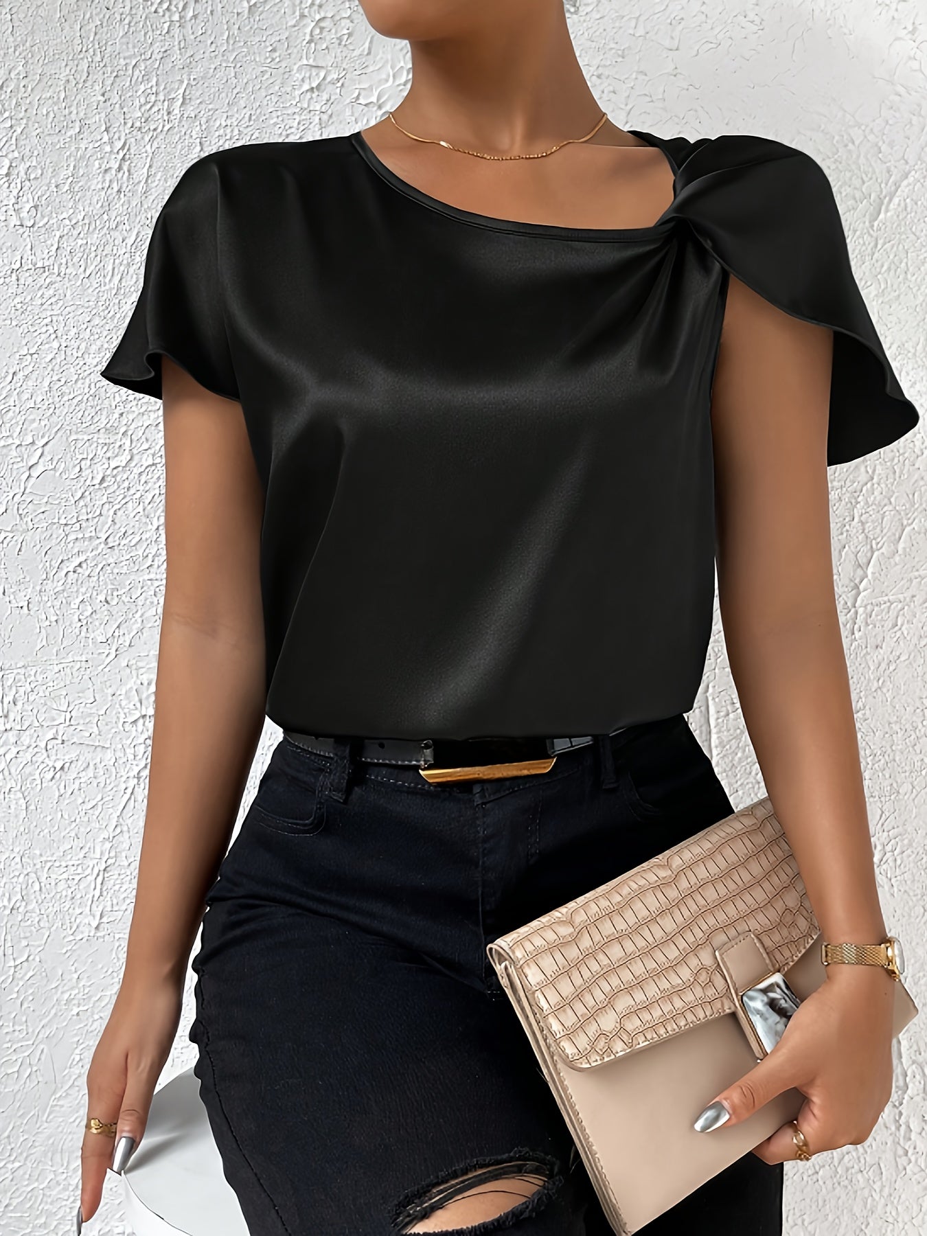 Sophie – Top Elegante con Detalle Único en los Hombros