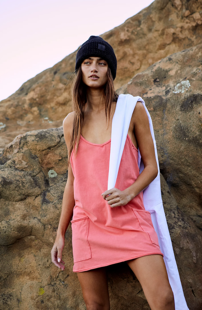 Lara – Vestido mini simple y fresco