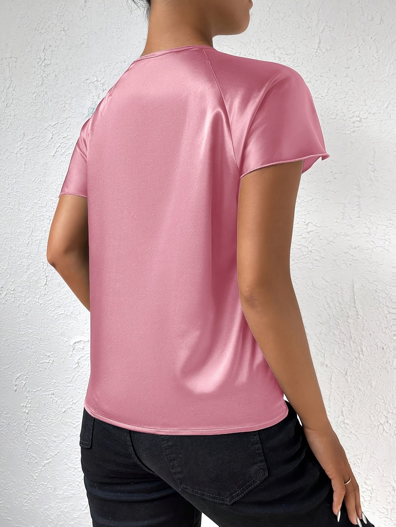 Sophie – Top Elegante con Detalle Único en los Hombros