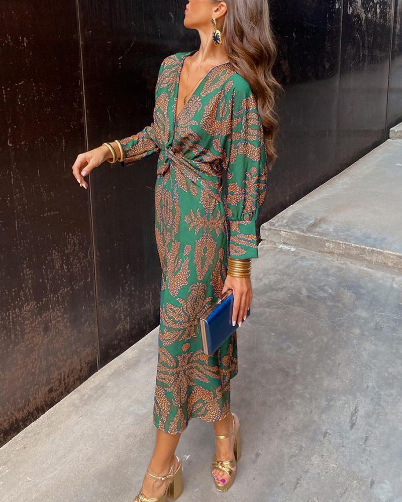 AKIRA– VESTIDO ELEGANTE DE ESCOTE EN V