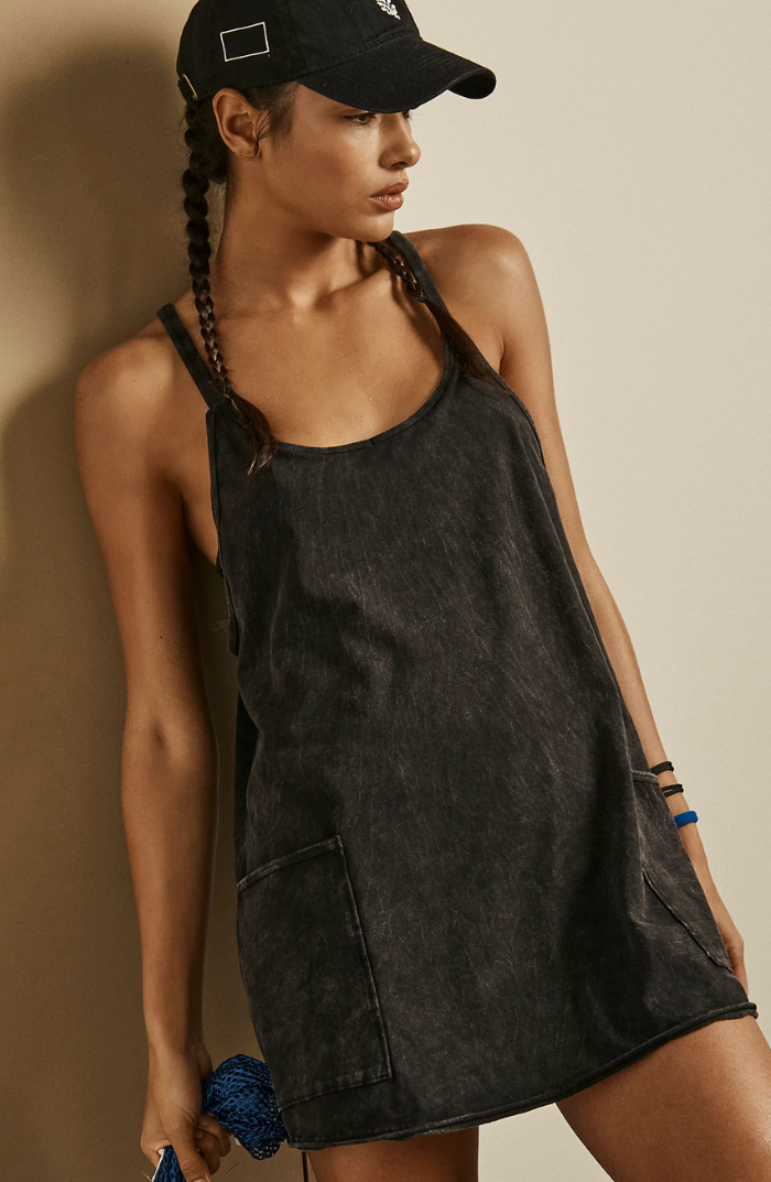 Lara – Vestido mini simple y fresco