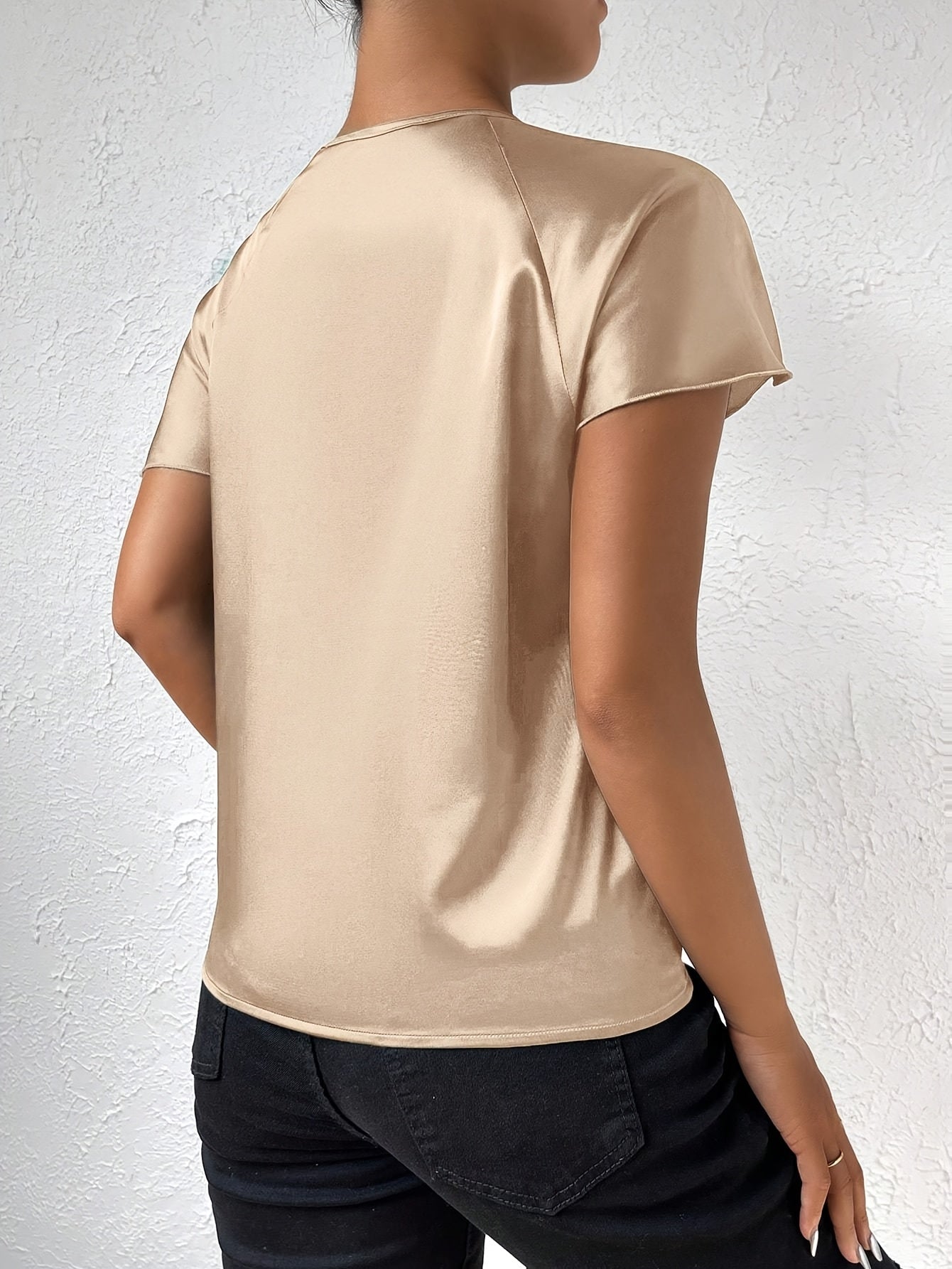Sophie – Top Elegante con Detalle Único en los Hombros