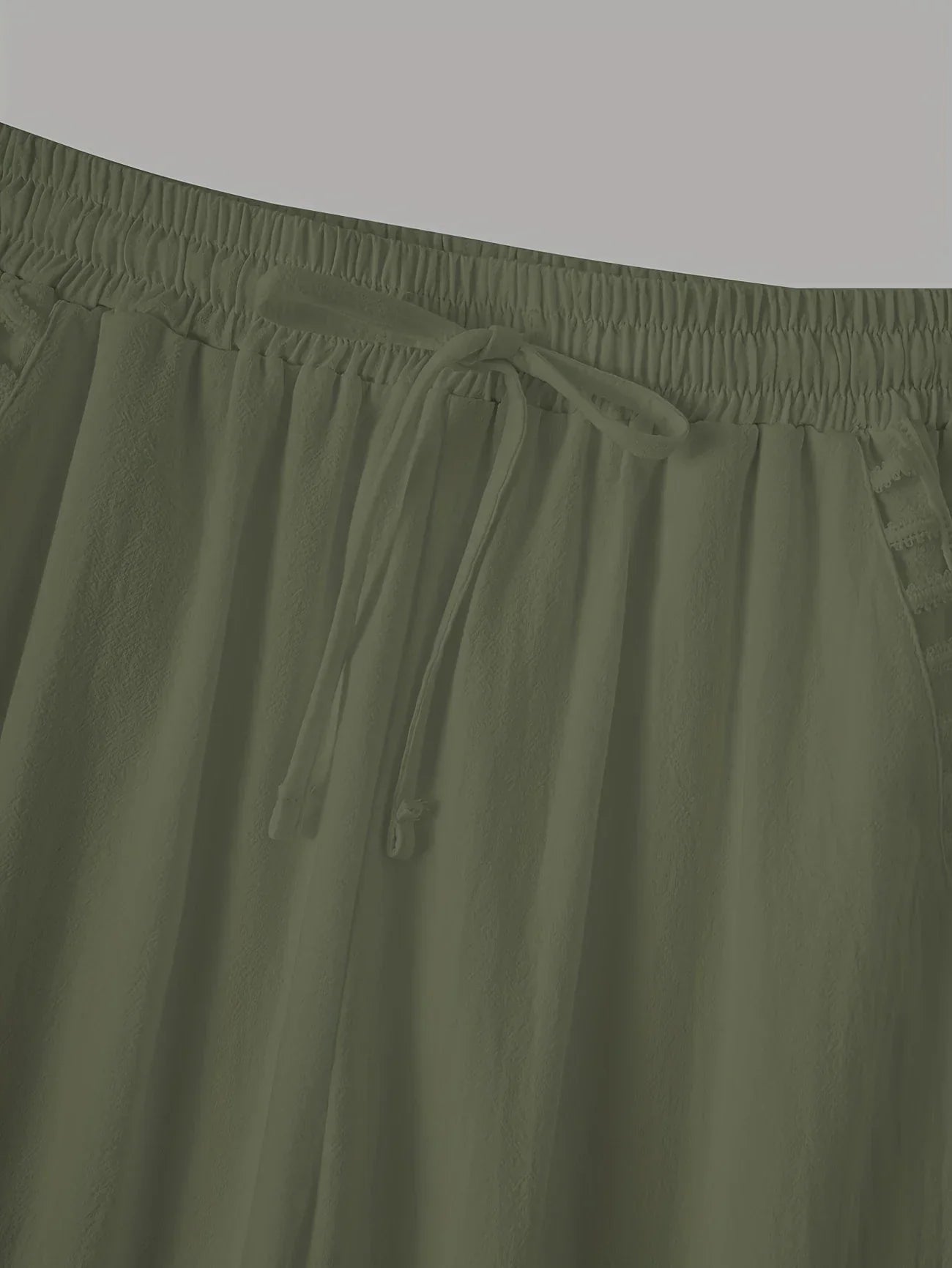 Clara – Pantalones Cropped con Ribete en Contraste