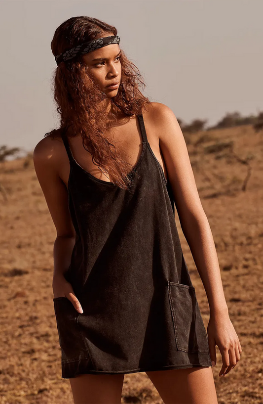 Lara – Vestido mini simple y fresco