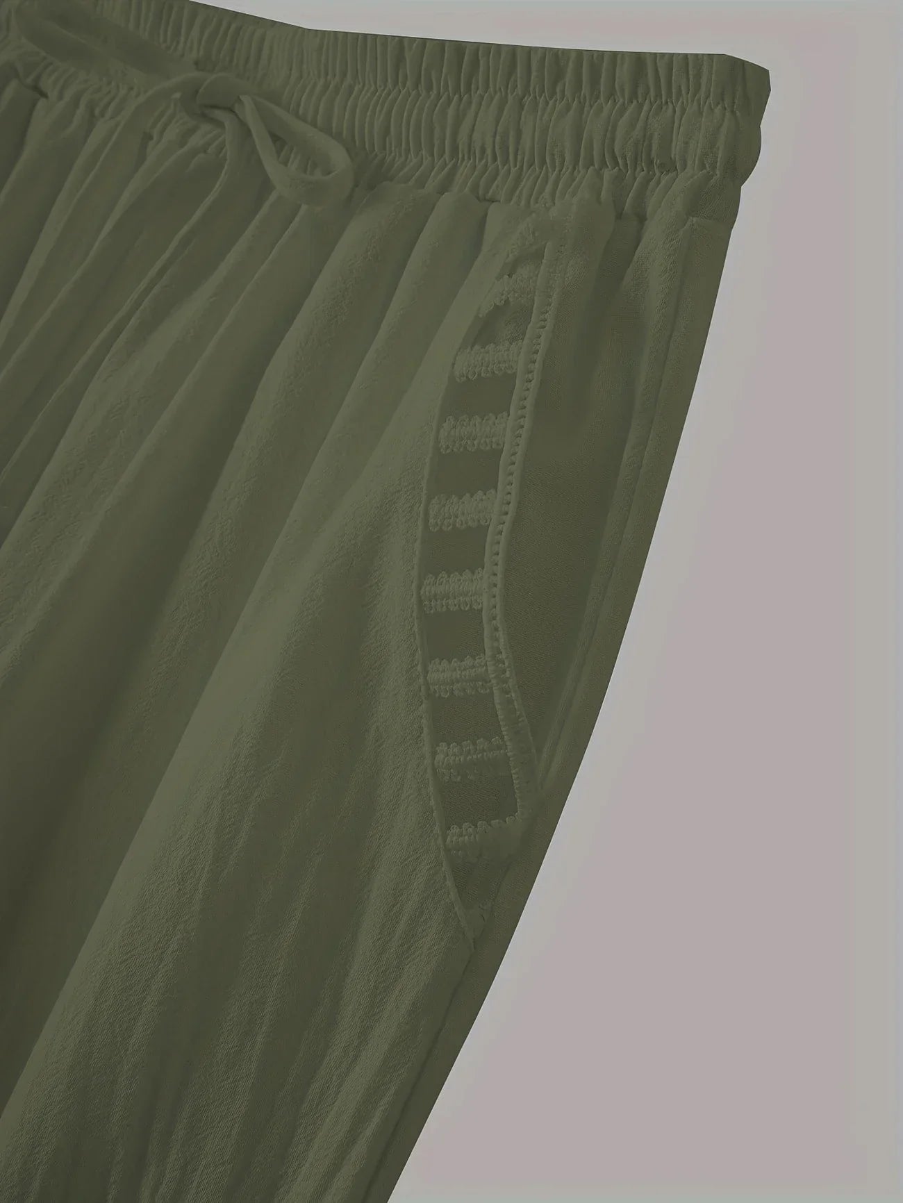 Clara – Pantalones Cropped con Ribete en Contraste