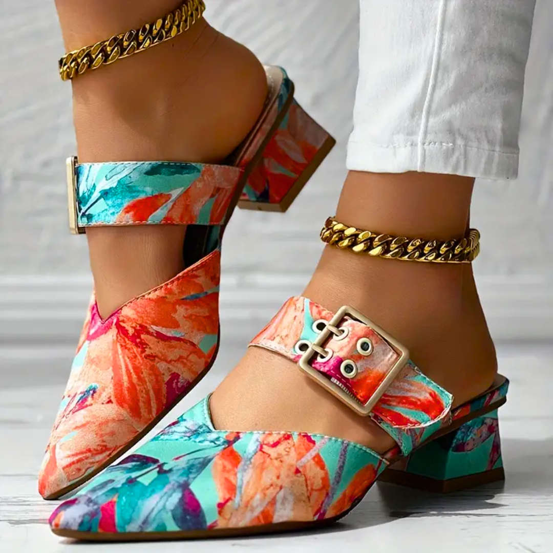 Floral Heel – Tacones con estampado floral y estilo vibrante