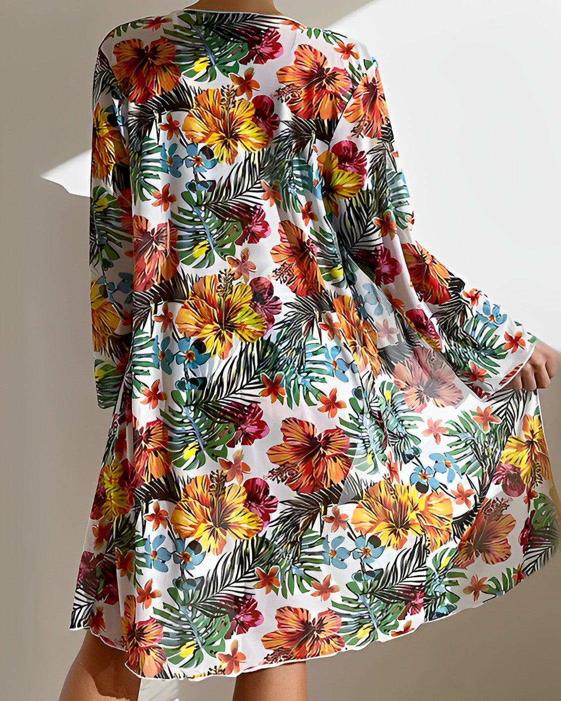 Flora – Bikini tropical con pareo a juego