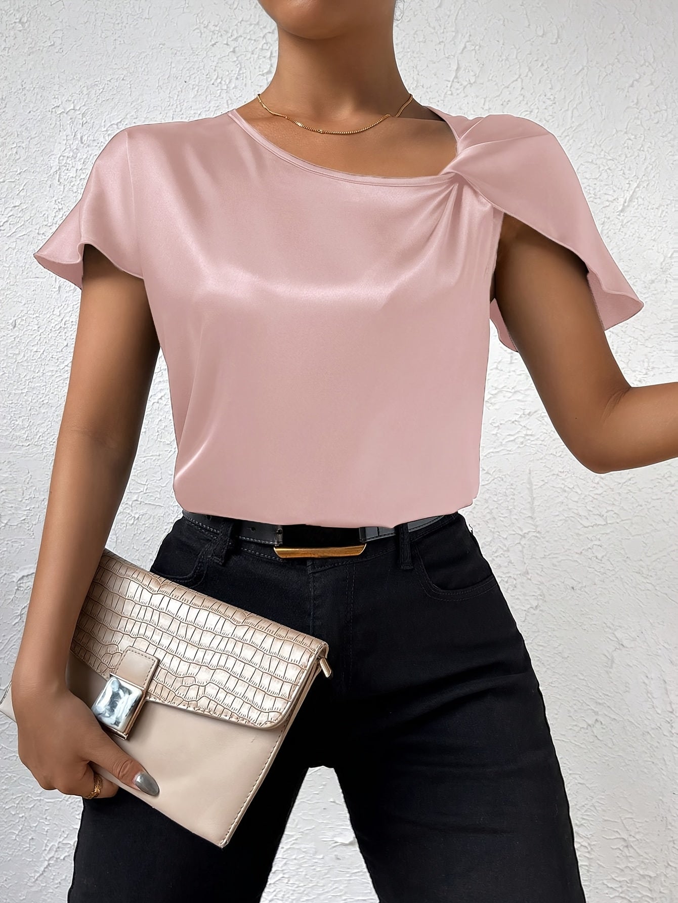 Sophie – Top Elegante con Detalle Único en los Hombros