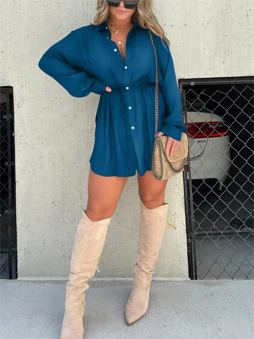 The Sunset Sway – Mono Corto con Efecto Vestido y Acabado Satinado