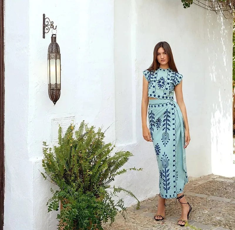 Camilla – Conjunto estampado con bordado negro