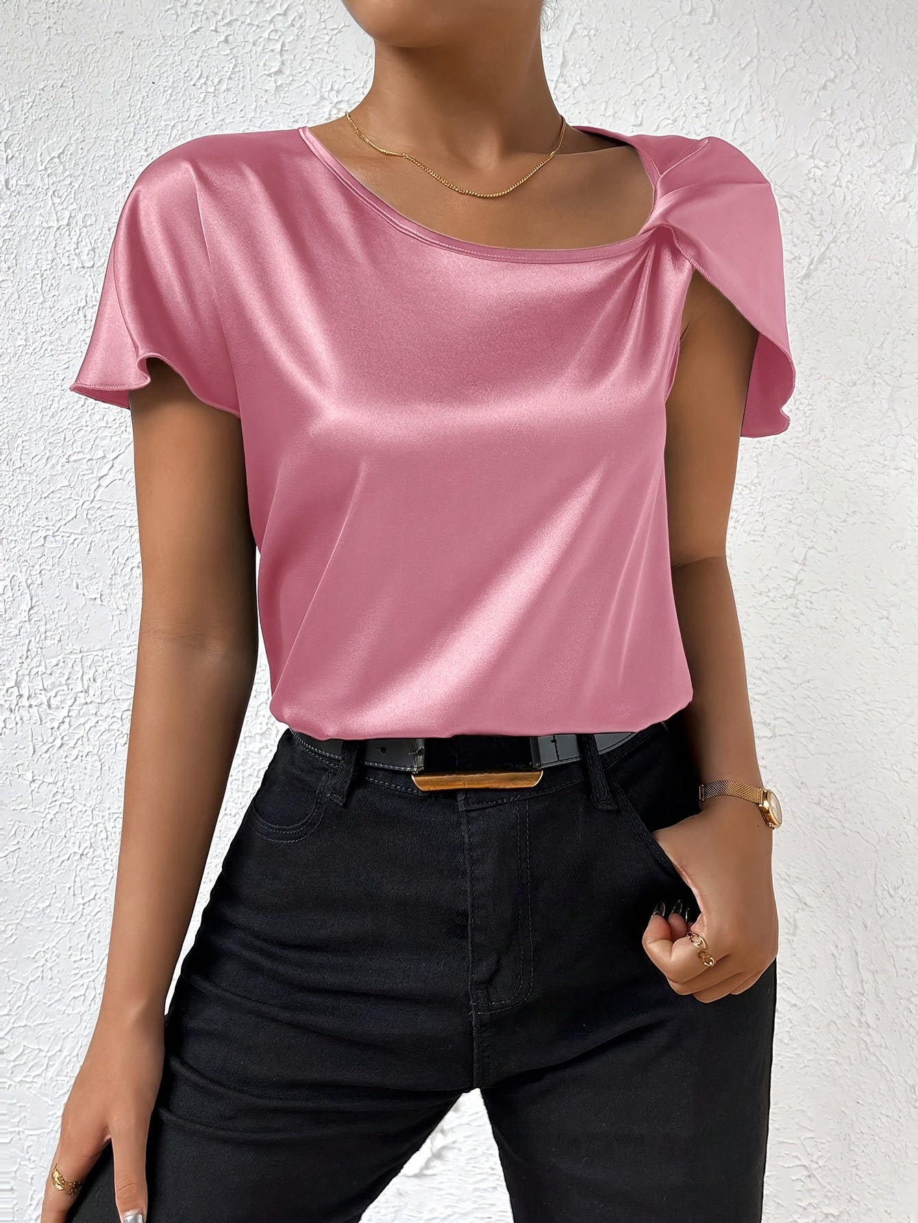 Sophie – Top Elegante con Detalle Único en los Hombros
