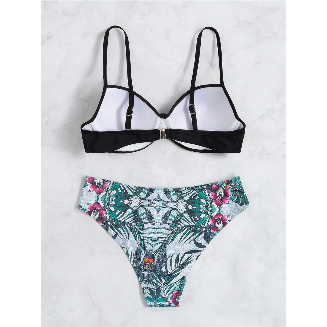 Tropical Temptation – Bikini tropical con diseño elegante y copa con aro