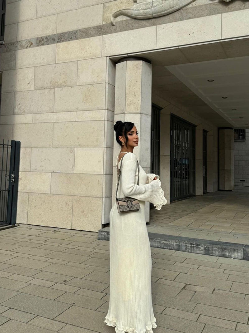 Marla – Vestido largo ajustado con volantes y espalda cruzada