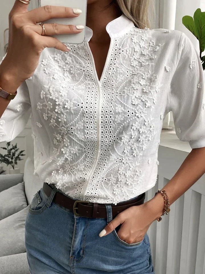 Liza – Blusa Sofisticada y Atemporal con Bordados Florales
