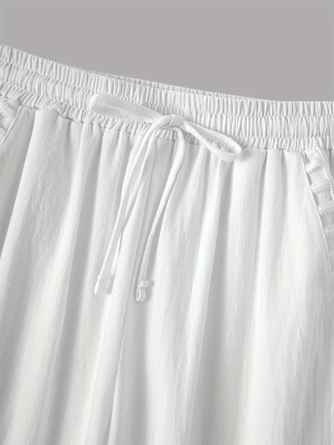 Clara – Pantalones Cropped con Ribete en Contraste