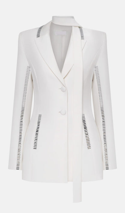 BLAZER ENTALLADO CON ADORNOS METÁLICOS