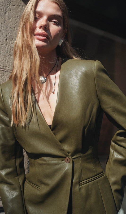 BLAZER DE CUERO VEGANO