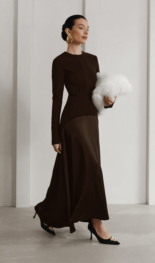 VESTIDO LARGO PUNTOY SATÉN MODELO CAFÉ