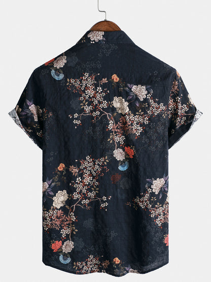 Camisa de manga corta con botones y estampado floral retro para hombre, perfecta para vacaciones.