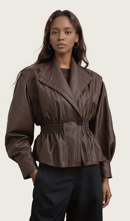 CHAQUETA DE CUERO ENTALLADA