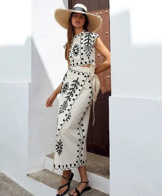 Camilla – Conjunto estampado con bordado negro