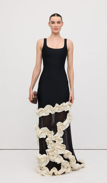 VESTIDO AJUSTADO CON VOLANTES