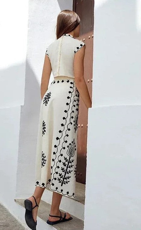 Camilla – Conjunto estampado con bordado negro