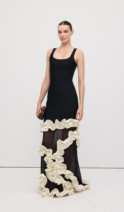 VESTIDO AJUSTADO CON VOLANTES