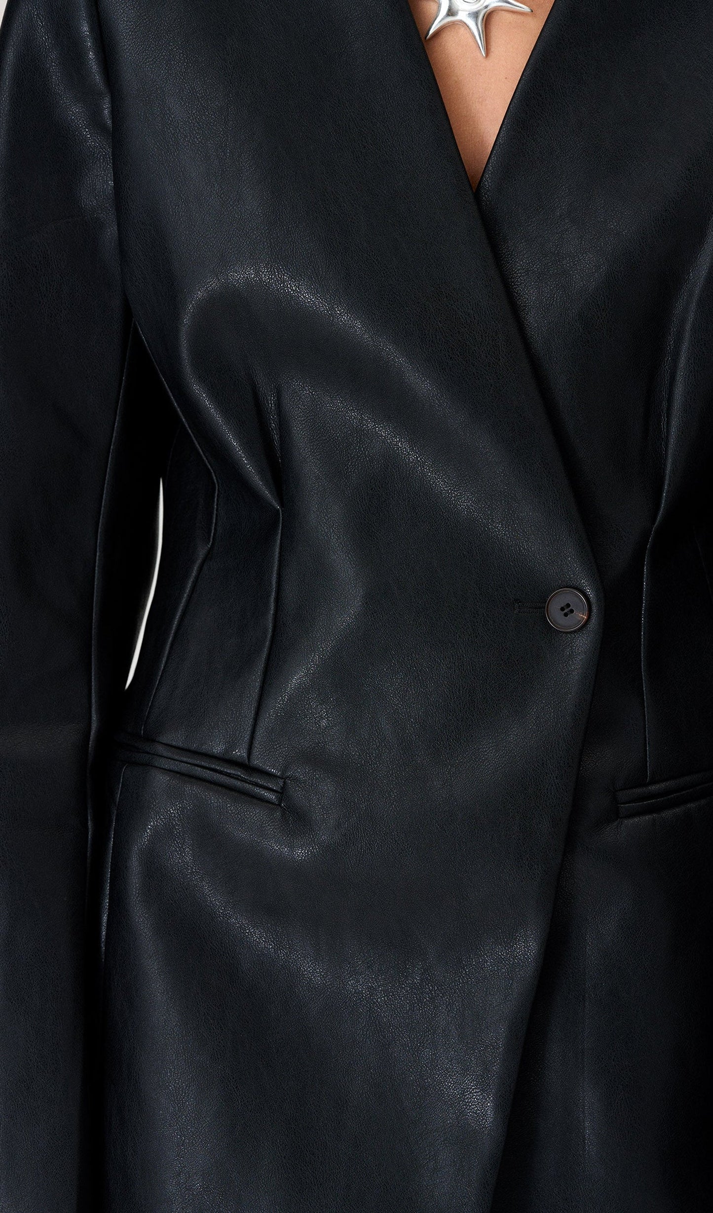 BLAZER DE CUERO VEGANO