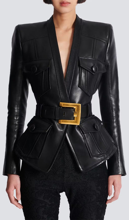 CHAQUETA DE CUERO CON CINTURÓN Y BOTONES