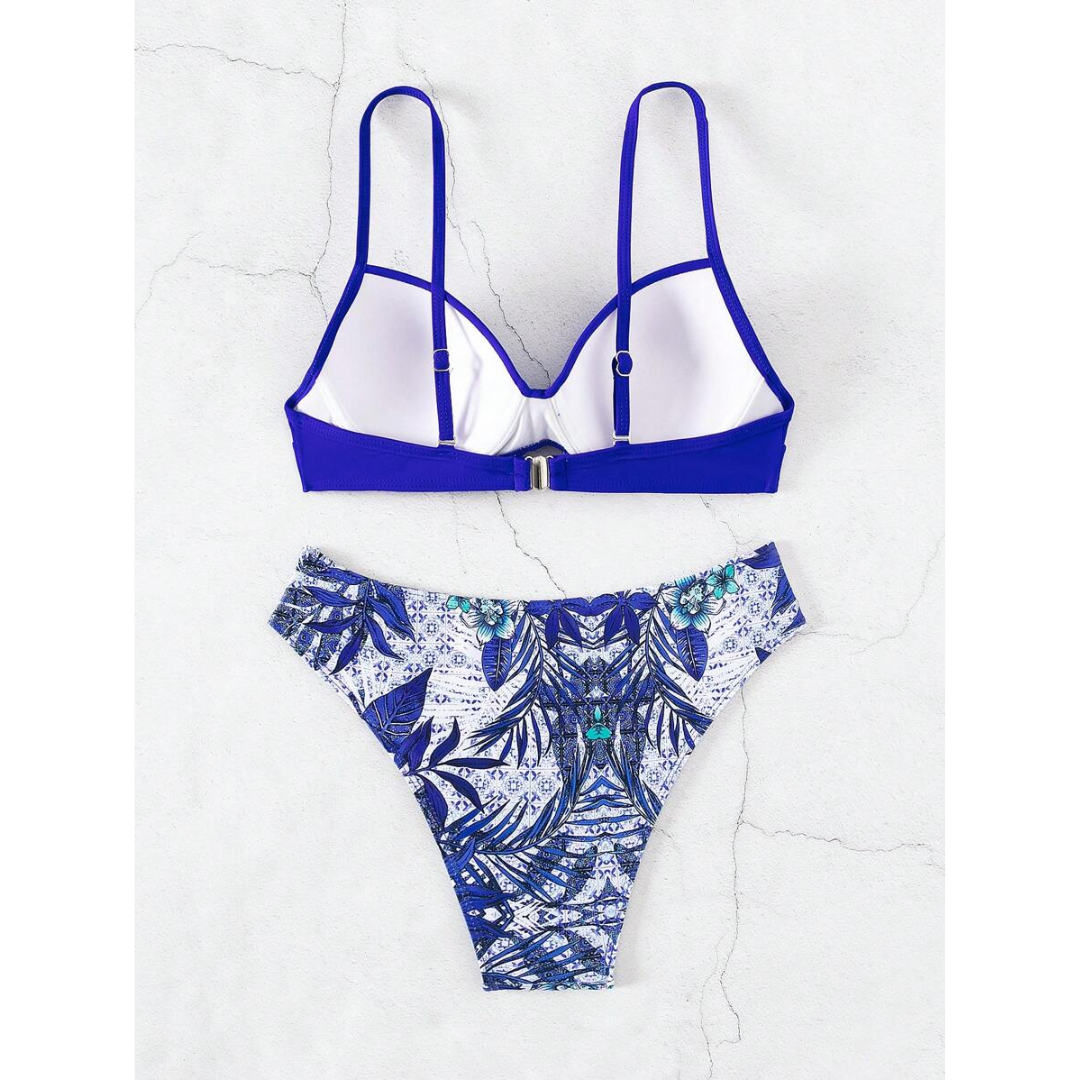 Tropical Temptation – Bikini tropical con diseño elegante y copa con aro