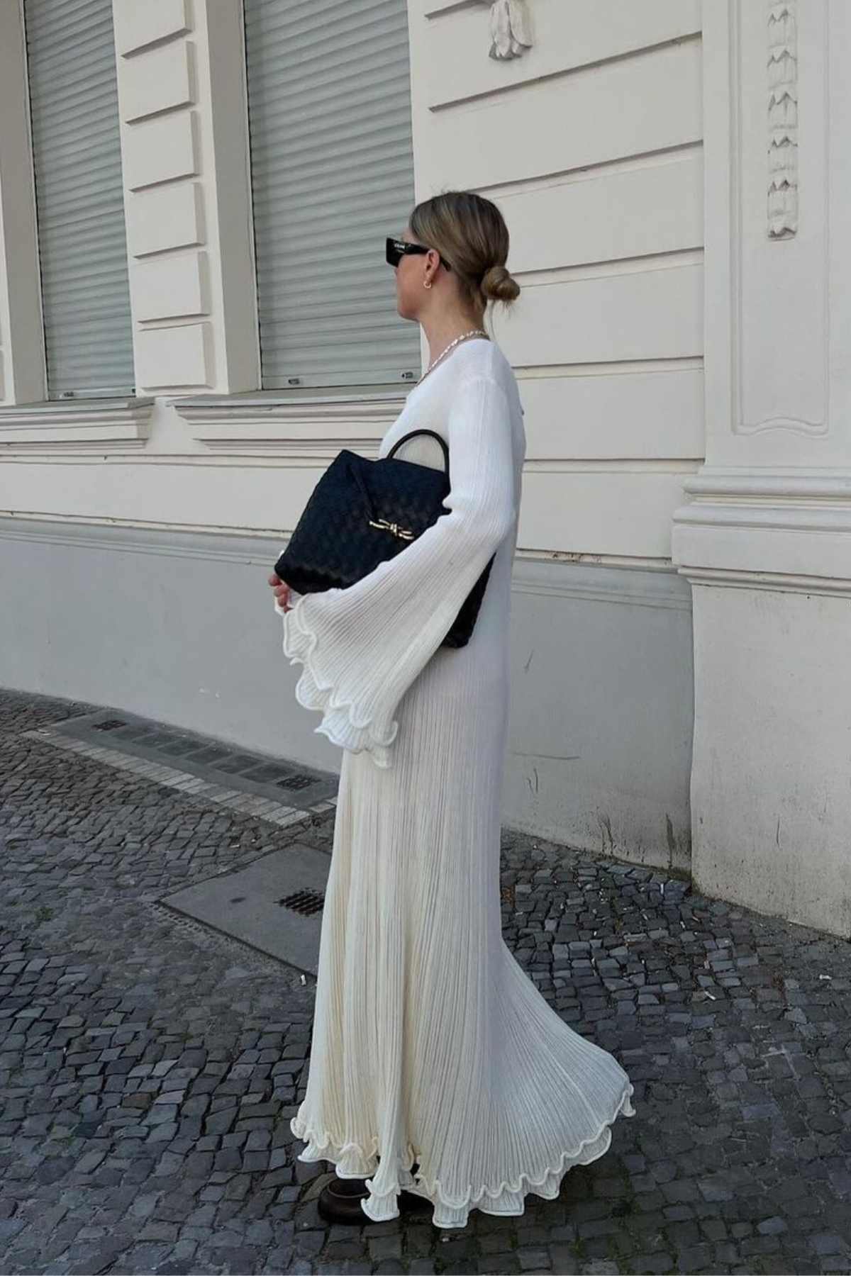 Marla – Vestido largo ajustado con volantes y espalda cruzada