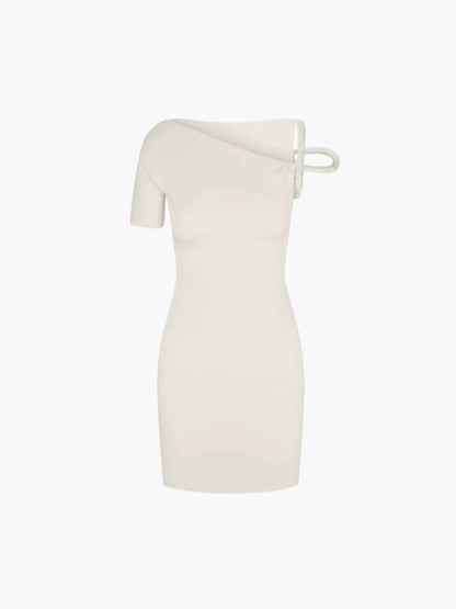 Kylie – Vestido mini asimétrico con detalle twist