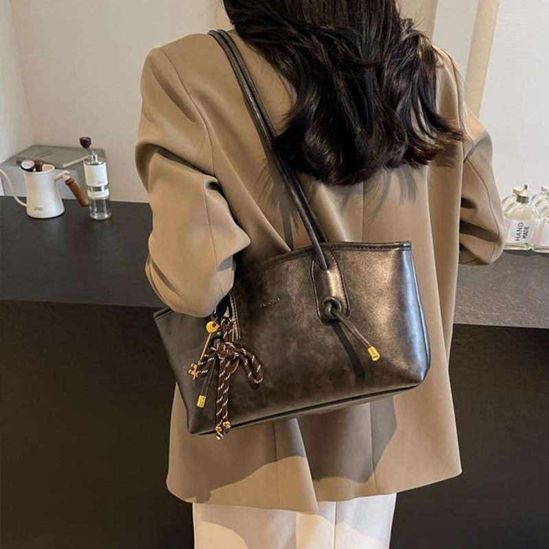 BOLSO VINTAGE + CHARM DE REGALO