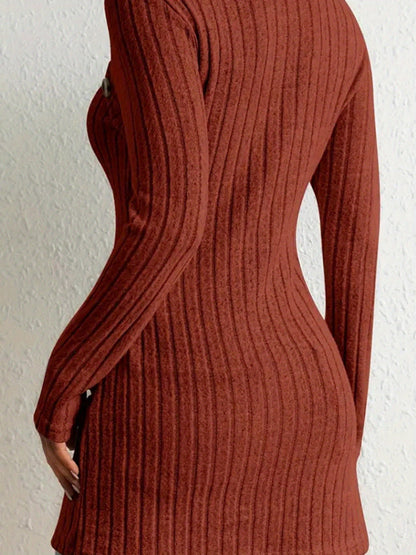 TOP CALYRA | CUELLO CUADRADO ELEGANTE