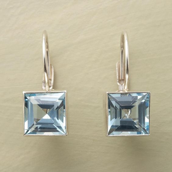 BLUE CUBE™ | PENDIENTES DE ELEGANCIA GEOMÉTRICA