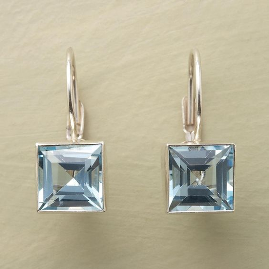 BLUE CUBE™ | PENDIENTES DE ELEGANCIA GEOMÉTRICA